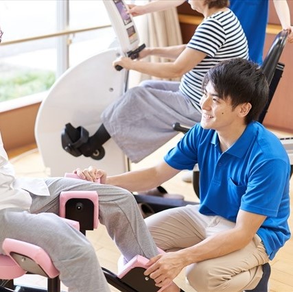 施設機能訓練指導員の仕事とは?必要資格や働き方を解説