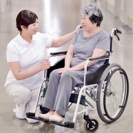 病院で働く介護職員の仕事内容やメリットは?施設勤務との違いも