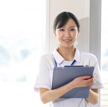 施設看護師の役割や仕事内容は?働くメリットやワークスタイルも解説