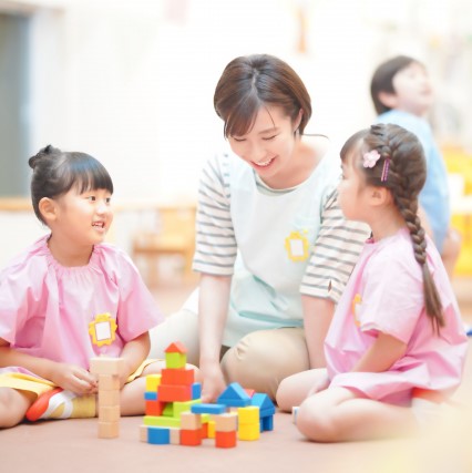 幼老複合施設とは?サービス内容や職員の種類などを知ろう