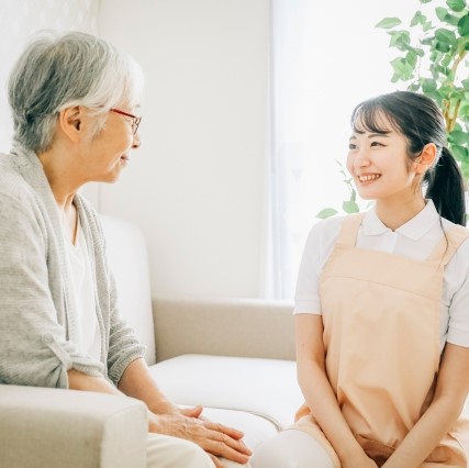 サ高住のサービス内容は?有料老人ホームとの違いを徹底解説