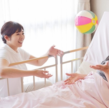 介護保険法と老人福祉法の違いについてわかりやすく解説