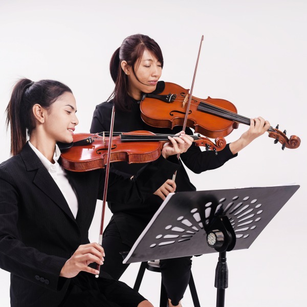 老人ホームの慰問交流会とは?人気の慰問から受け入れ時の注意点まで