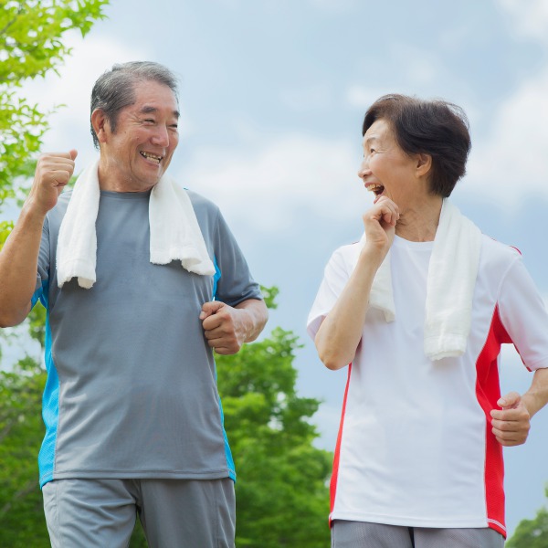 フレイル予防は食事・運動・社会参加が基本!介護現場の対応策を紹介
